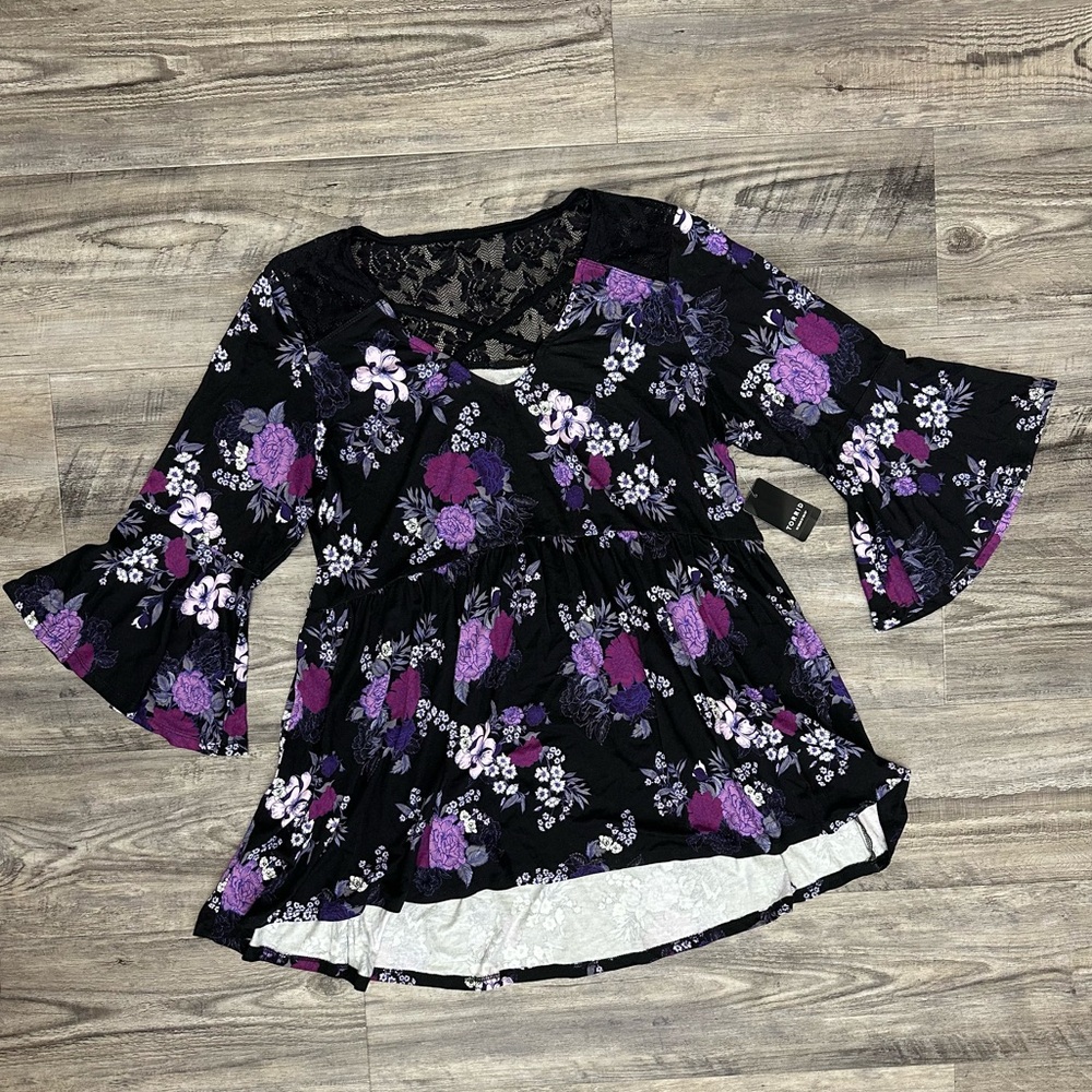 Torrid brand new floral top